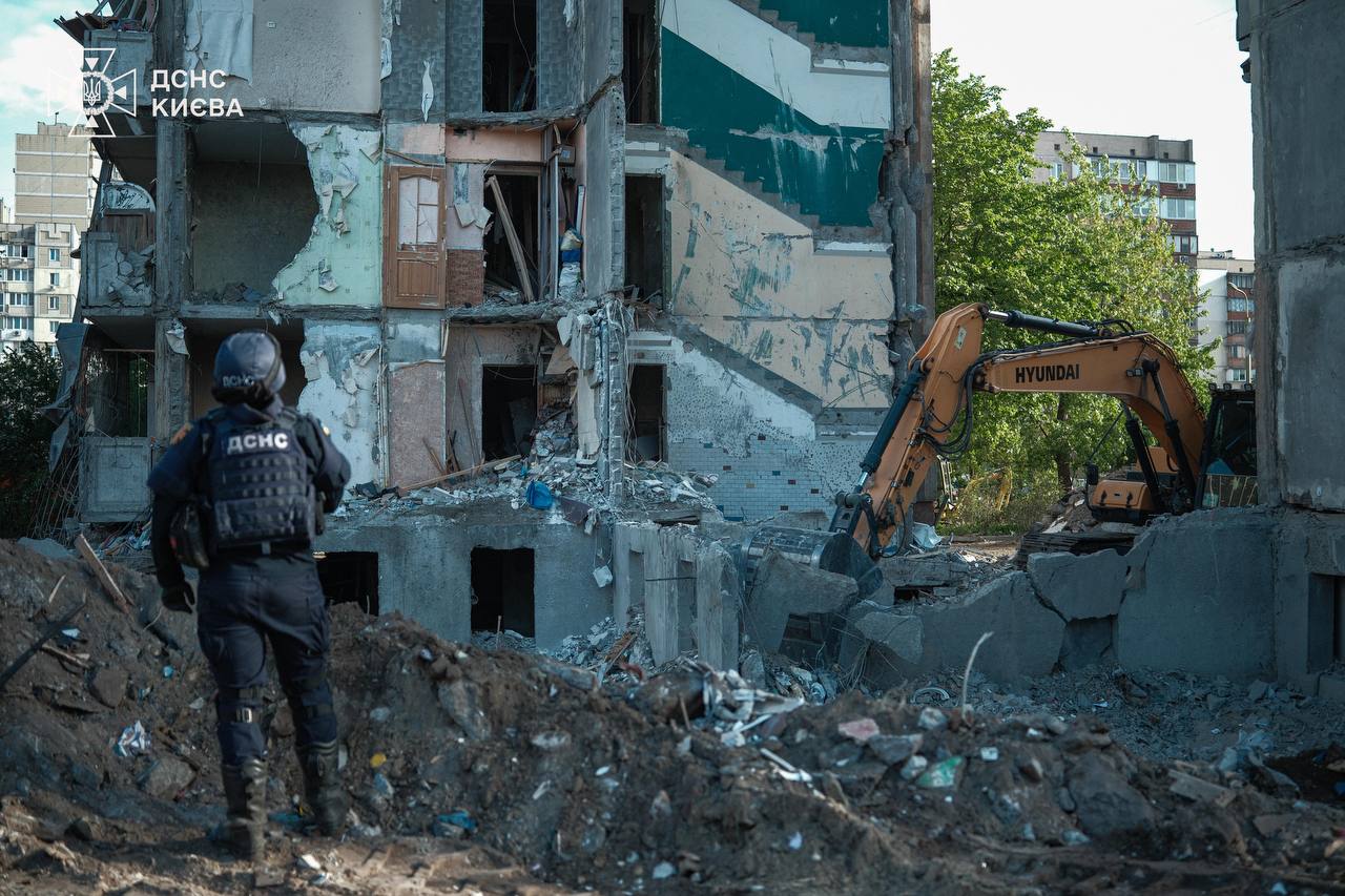 24 загиблих і десятки травмованих: у Києві завершили пошуково-рятувальну операцію