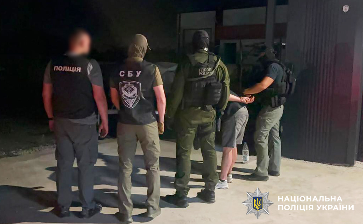 У Болгарії ліквідували наркосиндикат на 40 мільйонів гривень: прикарпатець виготовляв психотропи (ФОТО)