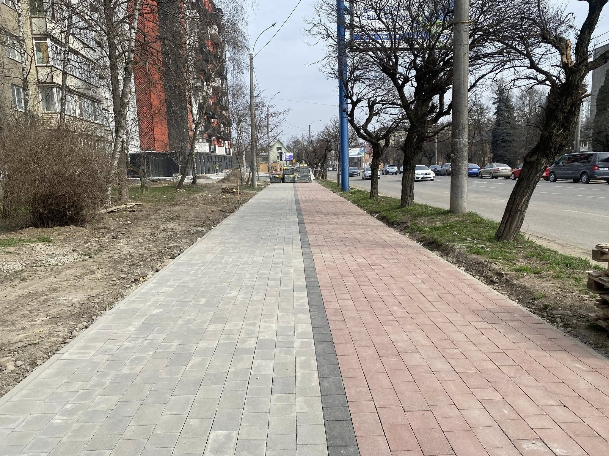В Івано-Франківську на вулиці Бандери зроблять велодоріжку й новий тротуар (ФОТО)