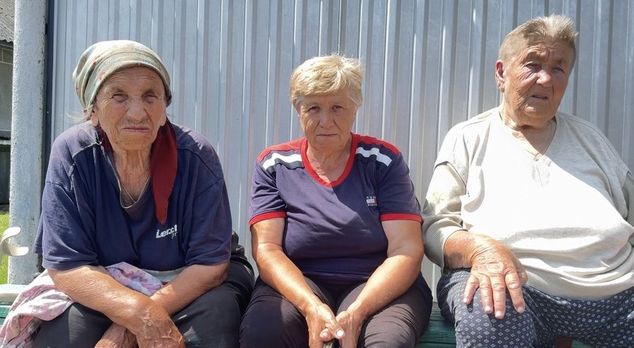 «Пожежу гасили 40 односельців», — жителі Городенківської громади розповіли про наслідки падіння уламків ракети