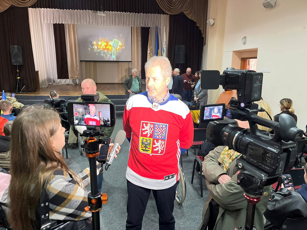 «Непереможні»: в Івано-Франківську показали драматичний фільм про чеську збірну парахокеїстів