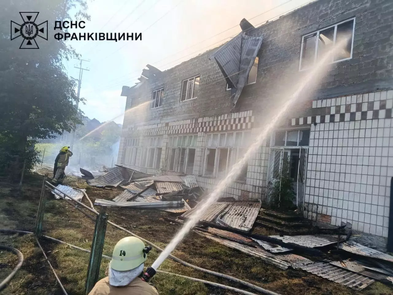Площею 1200 квадратних метрів: на Івано-Франківщині горів колишній ресторан (ФОТО)