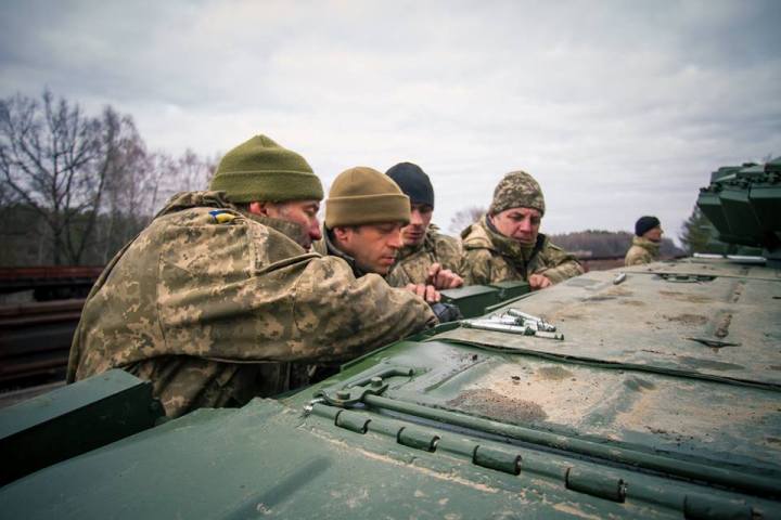 Як на Прикарпатті військові тренуються на 