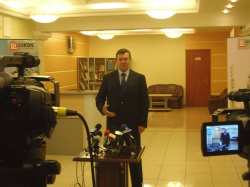 Завершальна прес-конференція Віктора Януковича для місцевих та центральних ЗМІ.