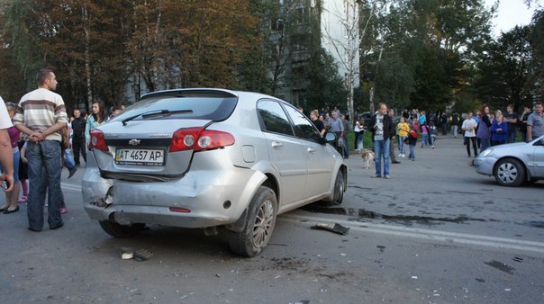 В Івано-Франківську зіткнулося 3 автомобілі