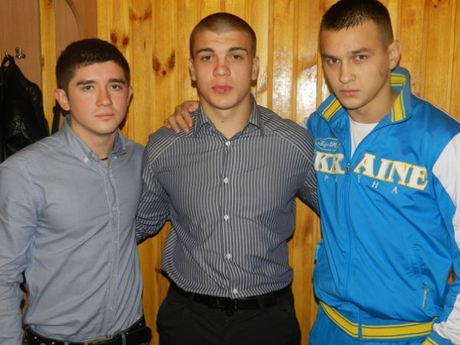 Фото з блогу Дмитра Гнапа. Назар Мазуркевич посередині, Вадік Румин Тітушко - праворуч