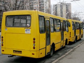 news-image: Івано-франківські чиновники ліквідують стихійну стоянку автобусів на вулиці Галицькій