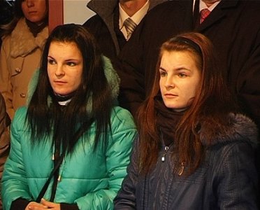 news-image: Прикарпатські сироти повернулися до рідної оселі через 20 років