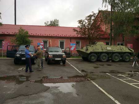 Прикарпаття передало в зону АТО чотири дизельних джипів