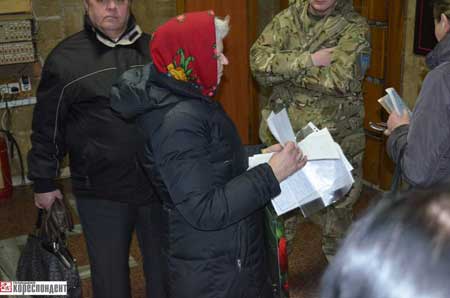 Жителі Прикарпаття просять Президента допомогти військовим у Дебальцевому 