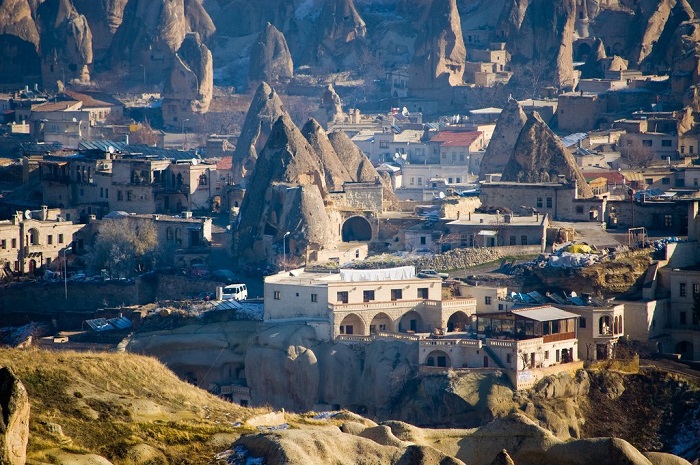 Невелике село, розташована в центральній частині Туреччини.