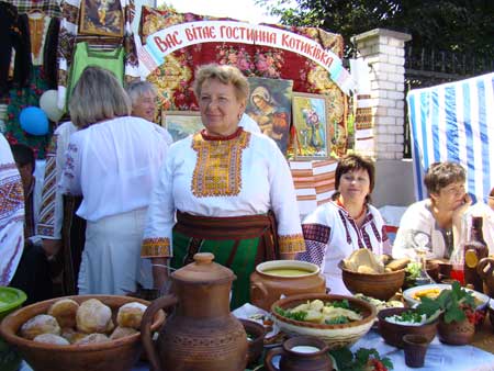 покутями веселилися на етнографічному фестивалі «Городенківська гостина»