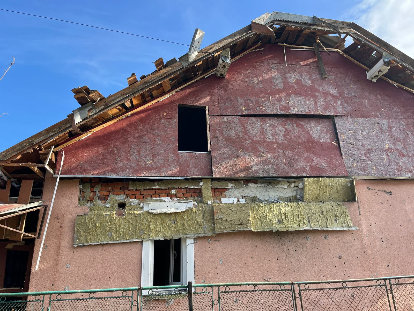 фото: пошкоджені будинки