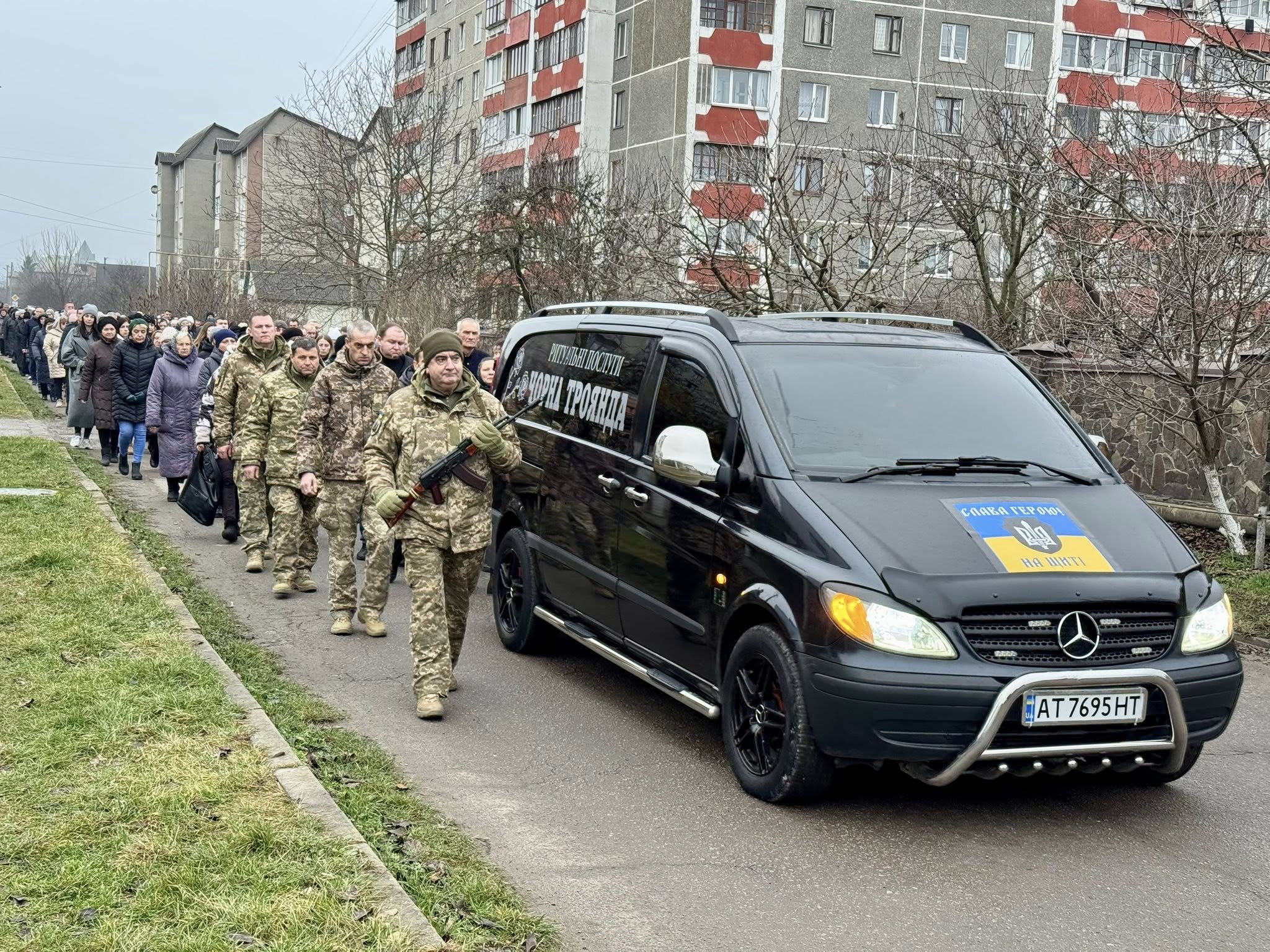 фото: прощання з Героєм