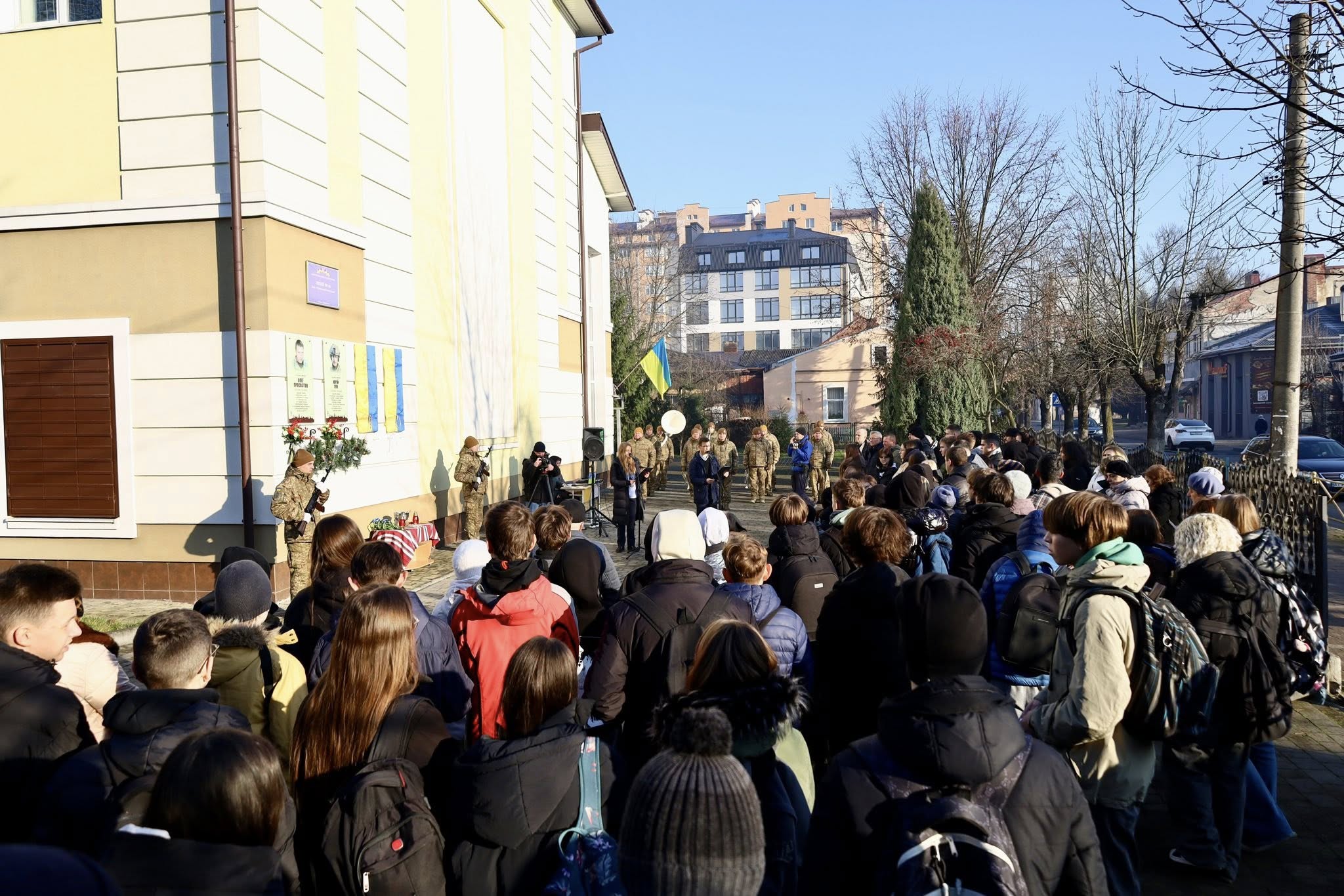 фото: відкриття дощок