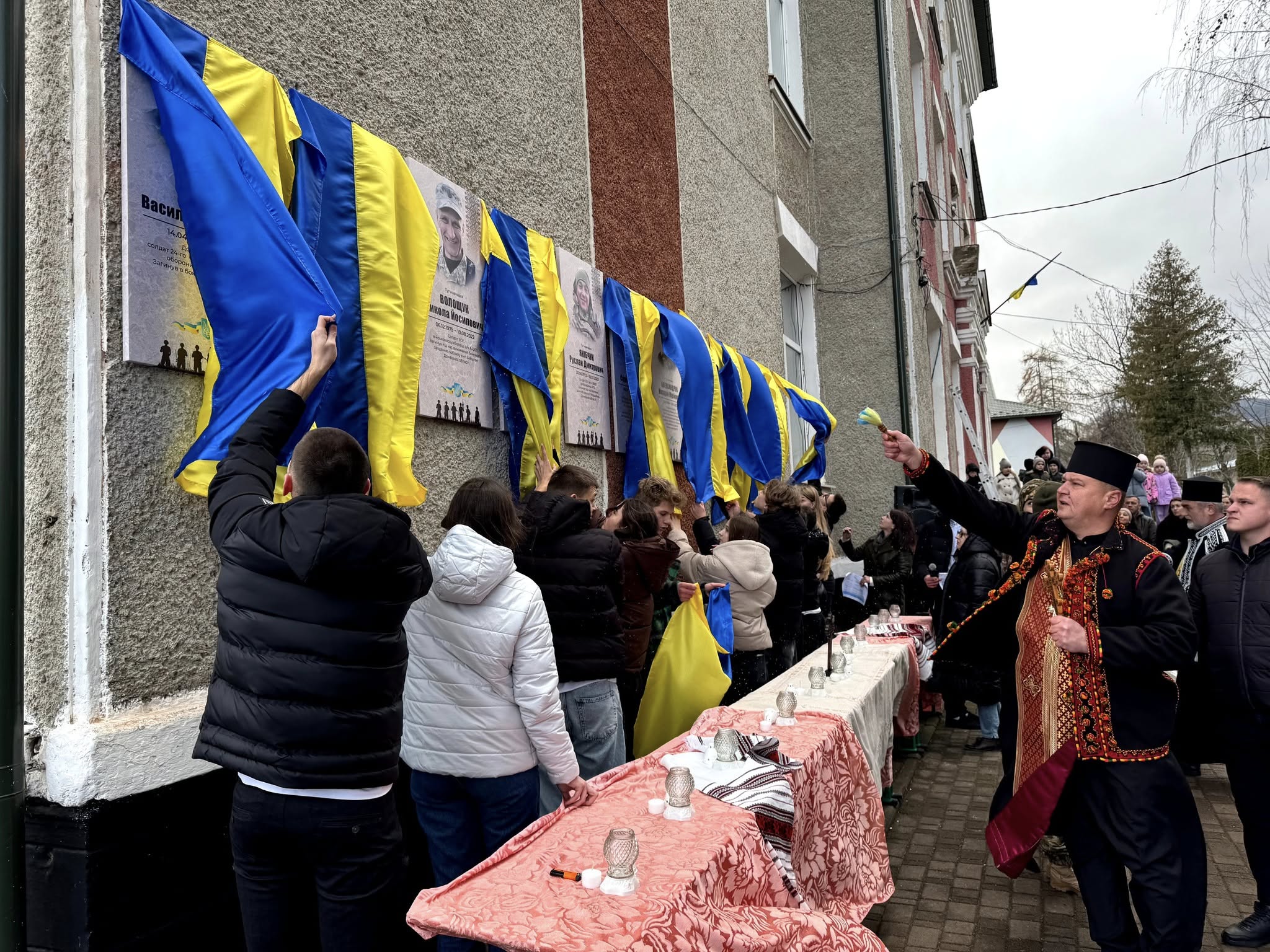 фото з відкриття анотаційних дощок