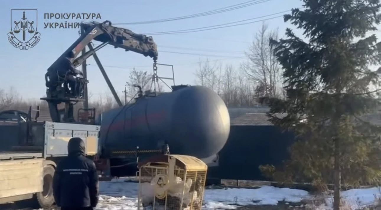 фото нелегальної АЗС