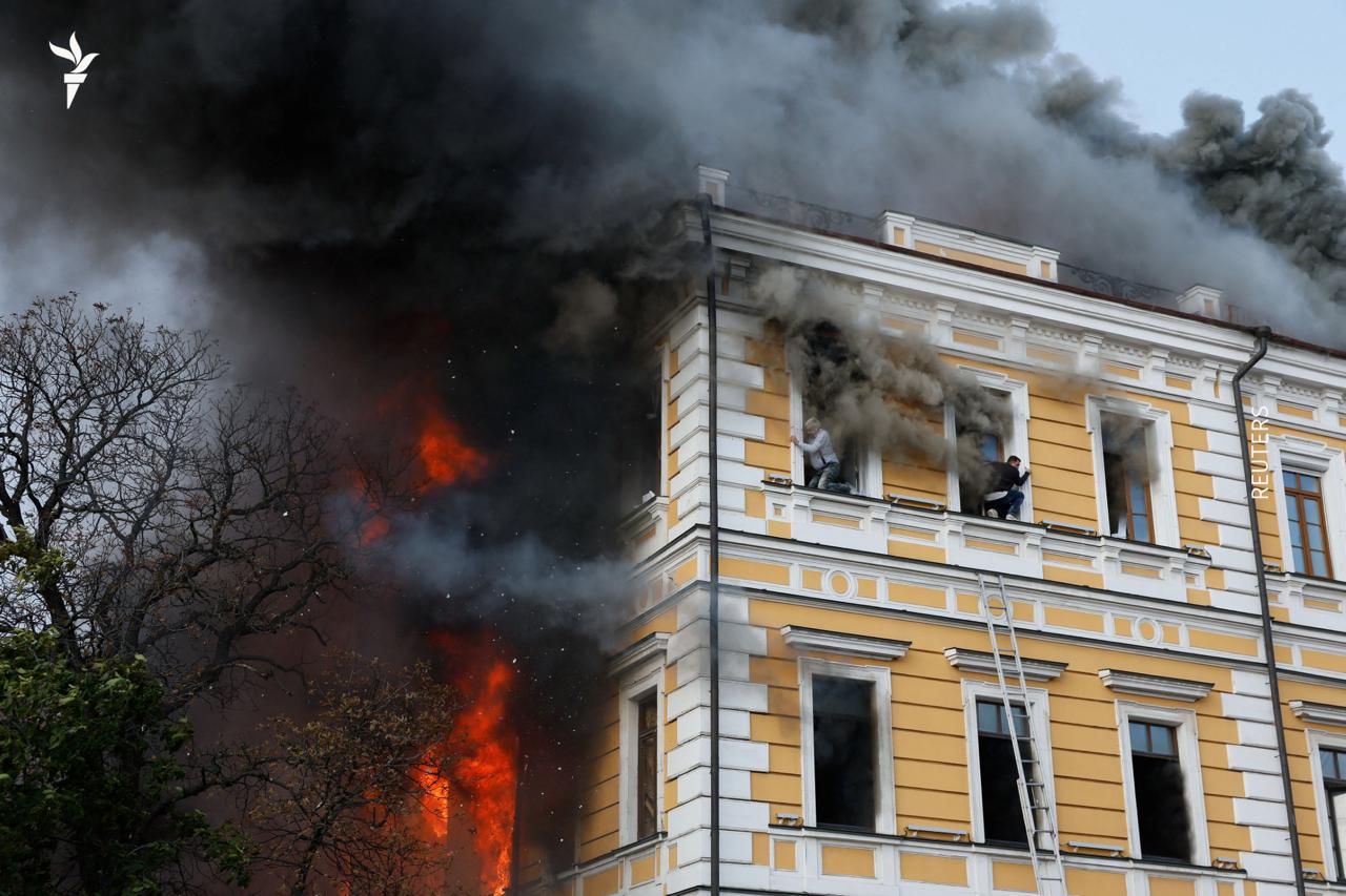 Фото з місця влучання