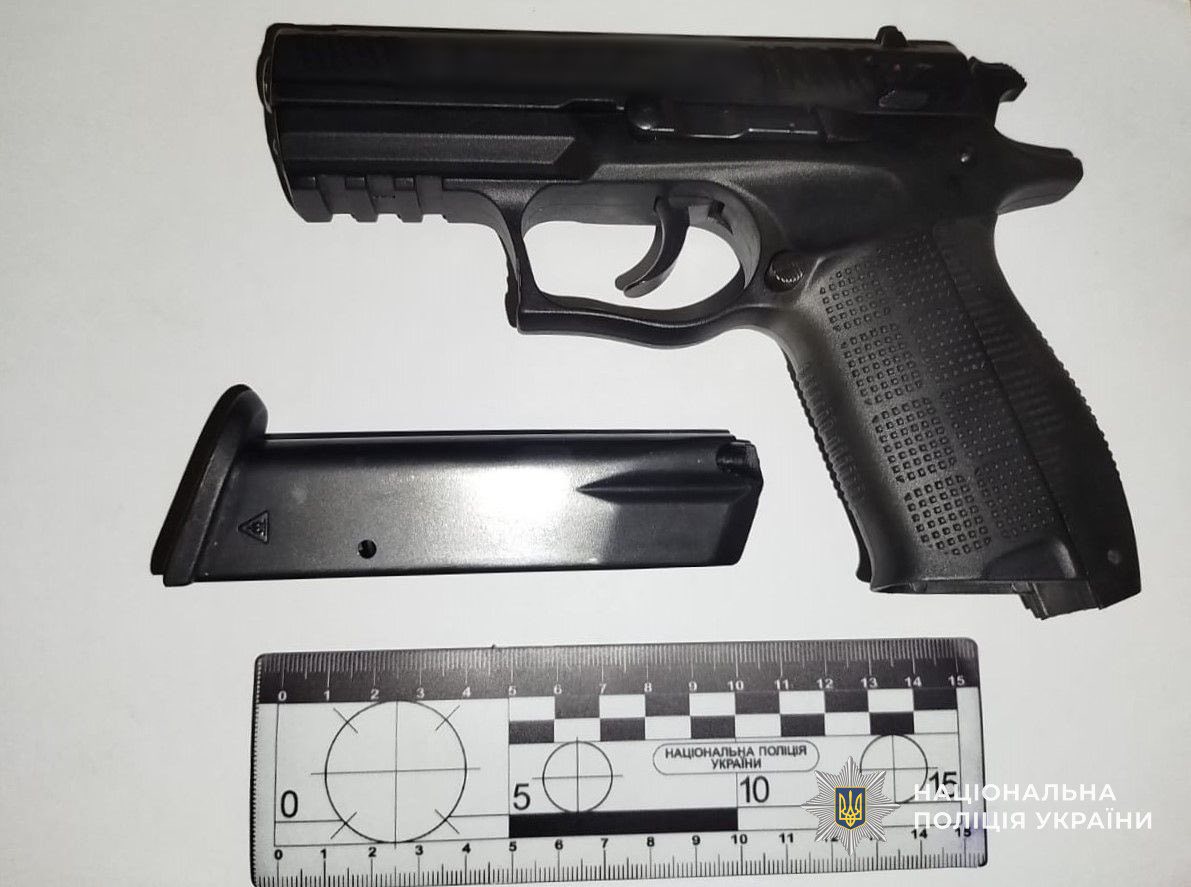 фото: вилучена зброя